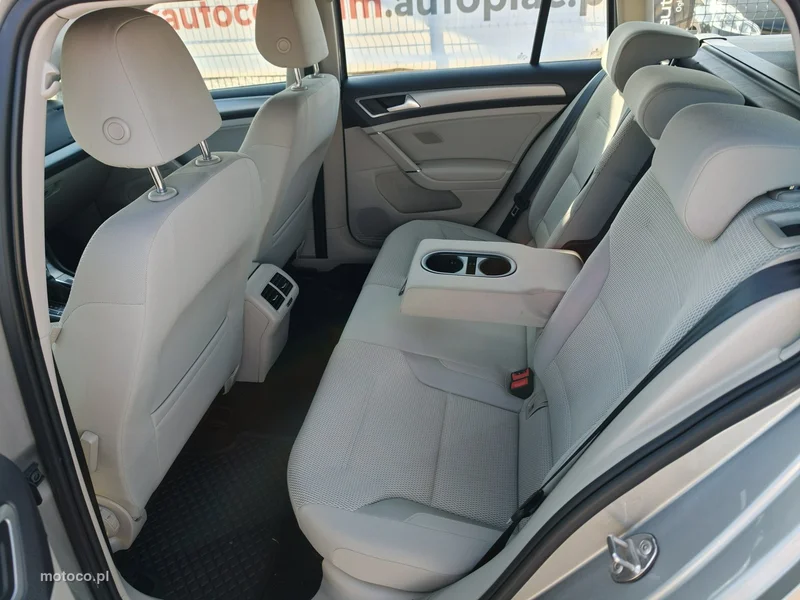 Volkswagen Golf VII 21
