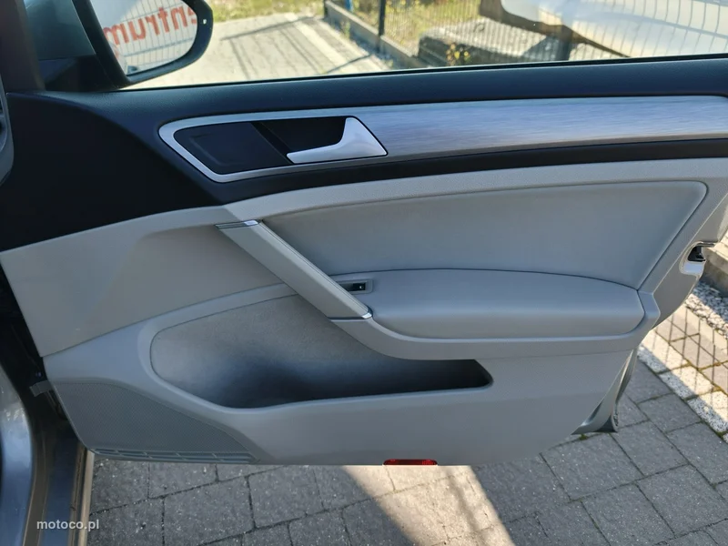 Volkswagen Golf VII 22