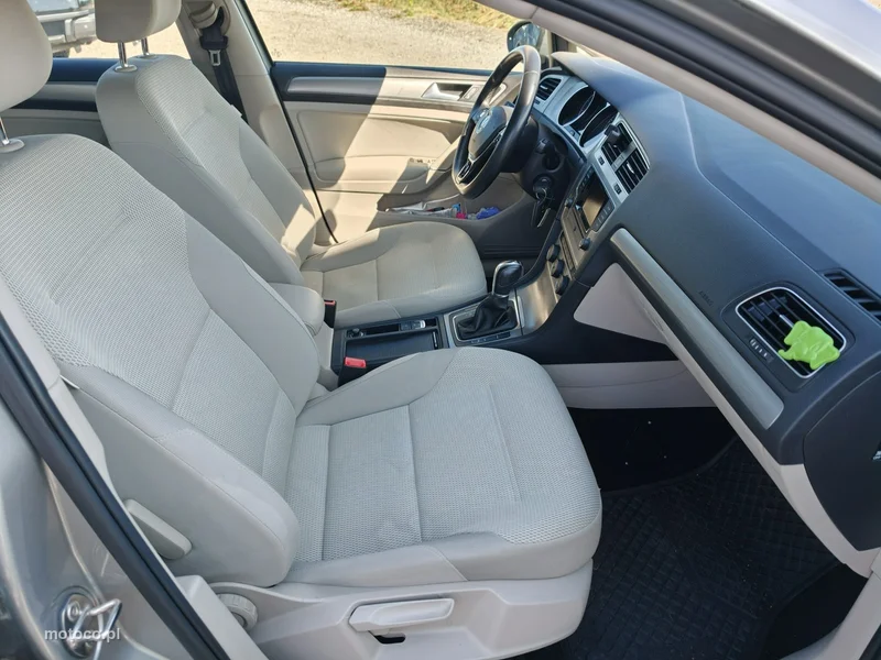 Volkswagen Golf VII 24