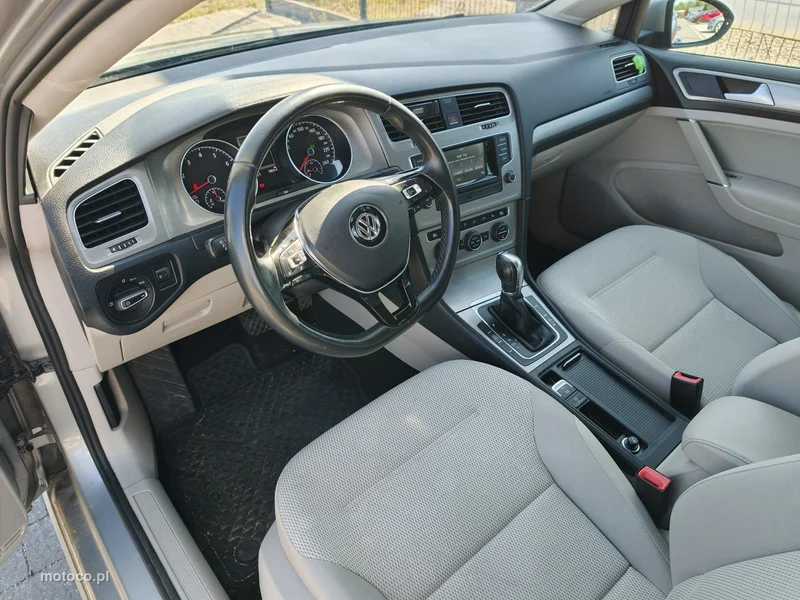 Volkswagen Golf VII 29