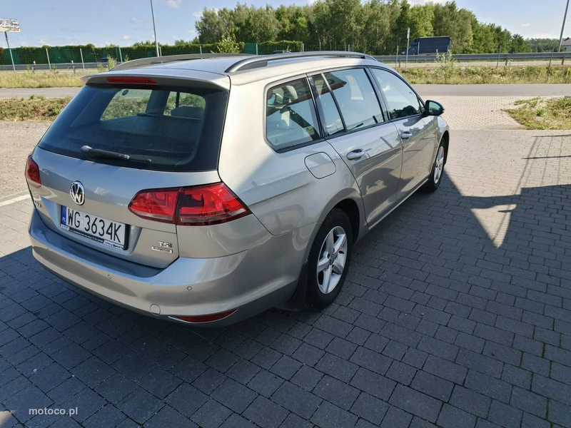 Volkswagen Golf VII 10