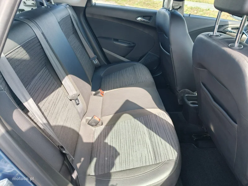 Opel Astra J 13