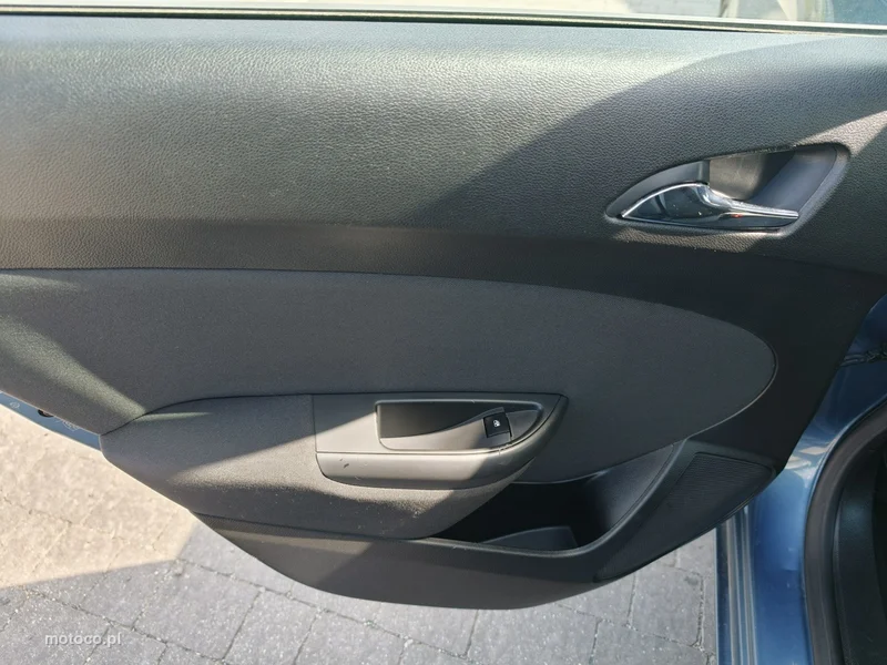 Opel Astra J 15