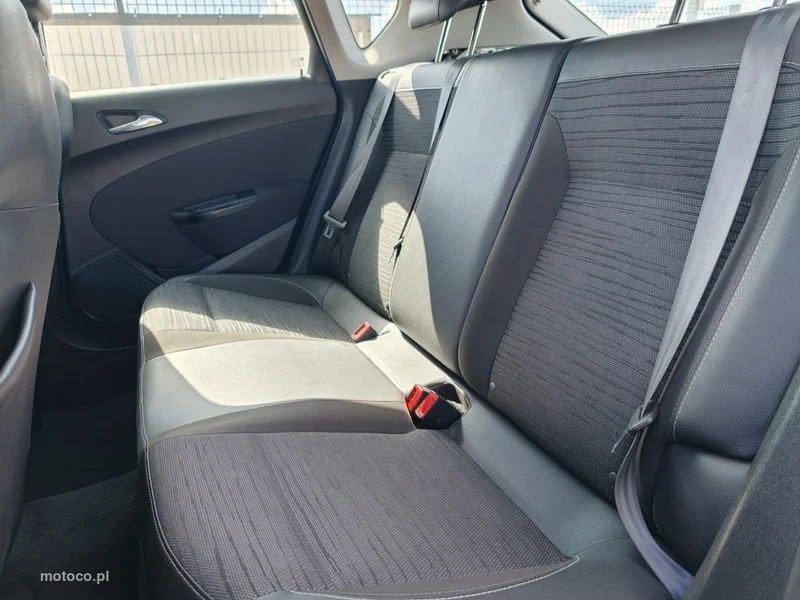 Opel Astra J 16