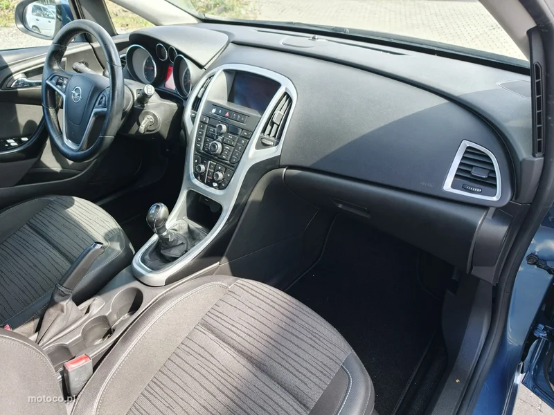 Opel Astra J 21
