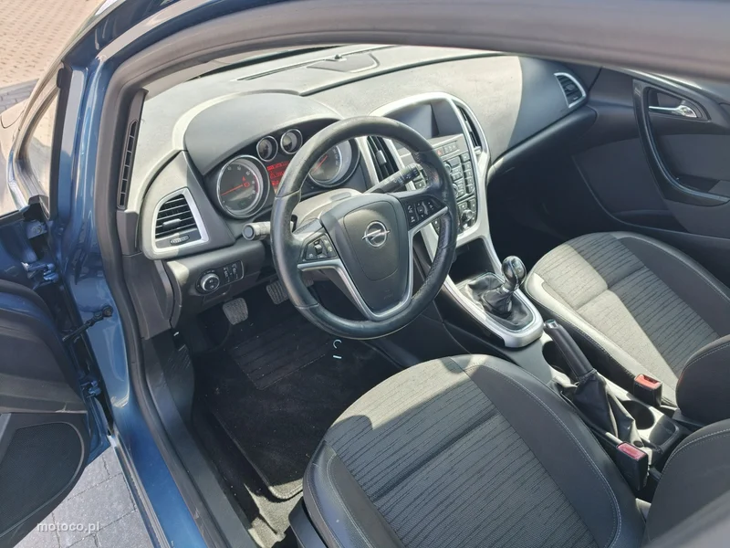 Opel Astra J 25