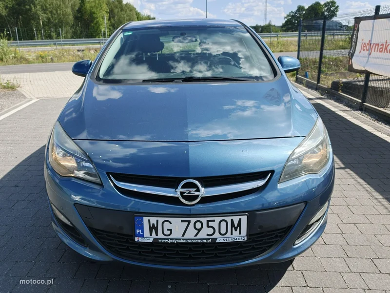 Opel Astra J 4