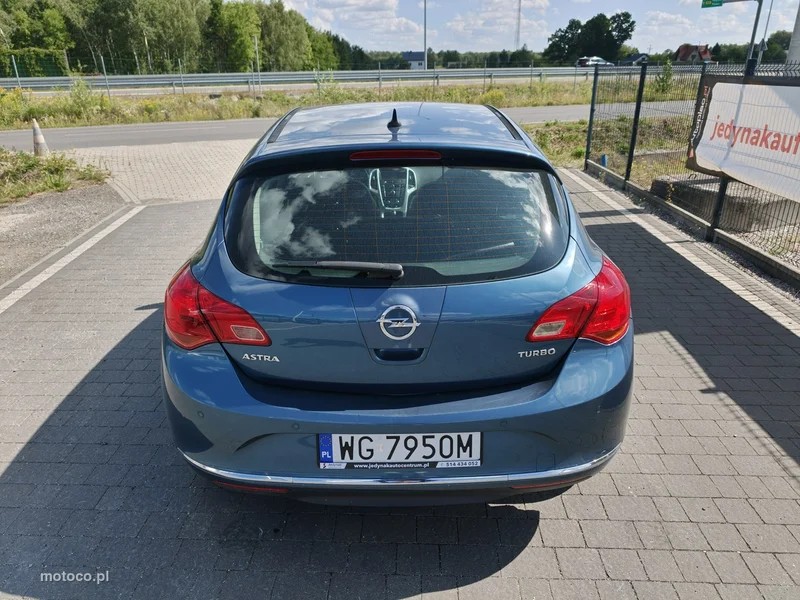 Opel Astra J 7