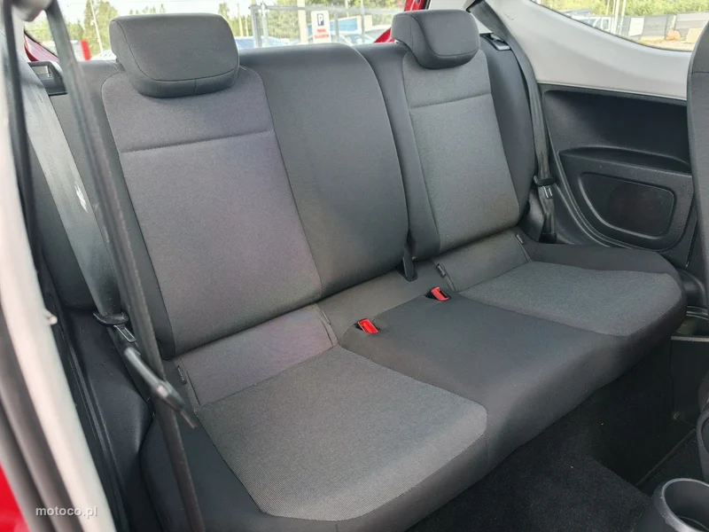 Volkswagen up! 13