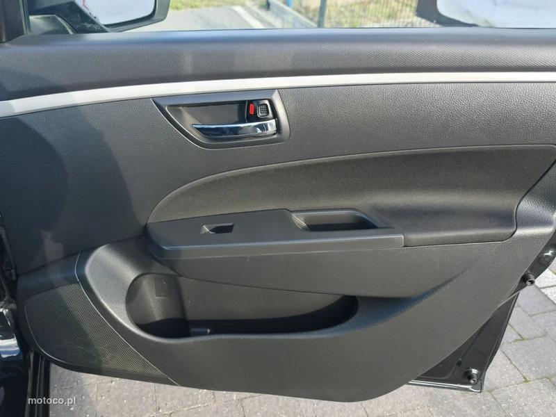 Suzuki Swift 17