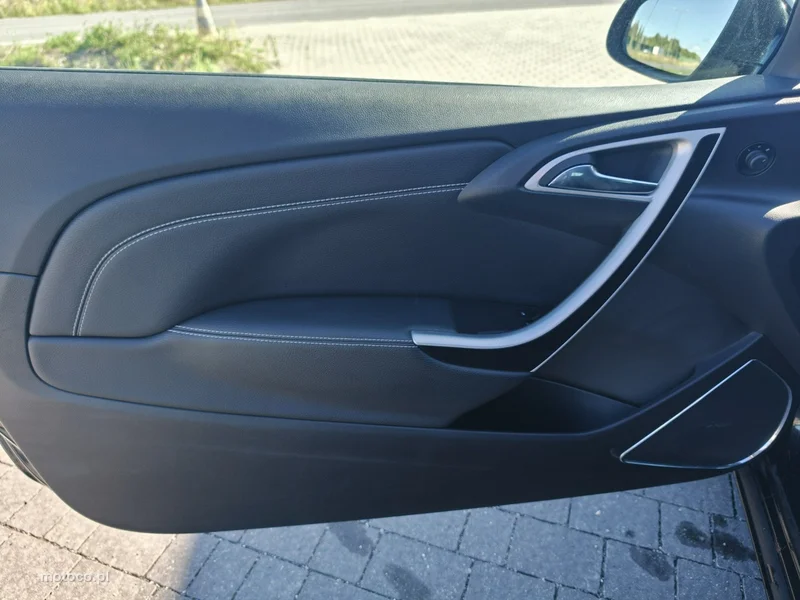 Opel Astra GTC 19