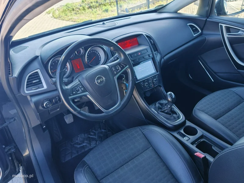 Opel Astra GTC 23