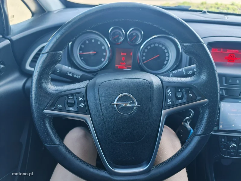 Opel Astra GTC 25