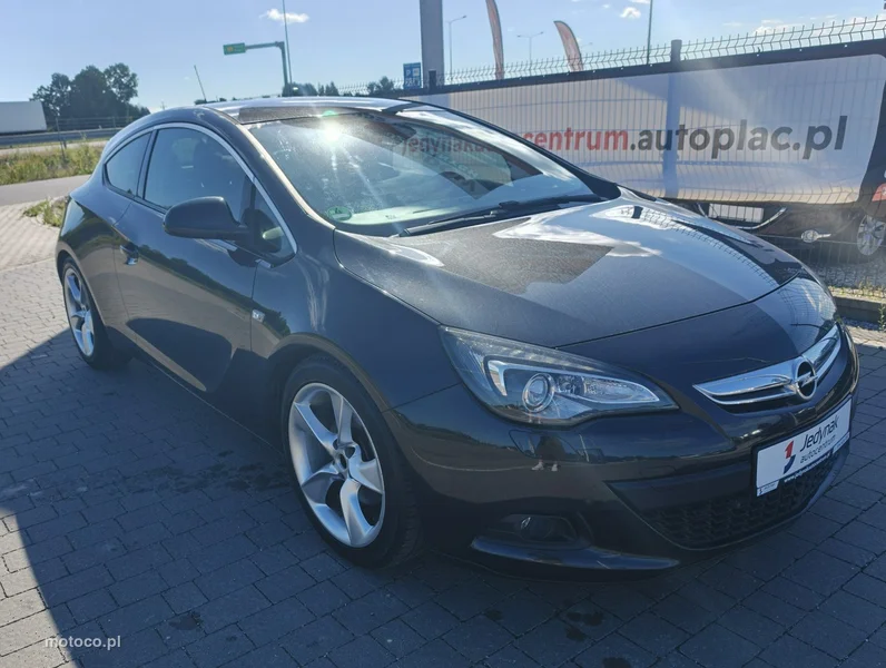 Opel Astra GTC 5