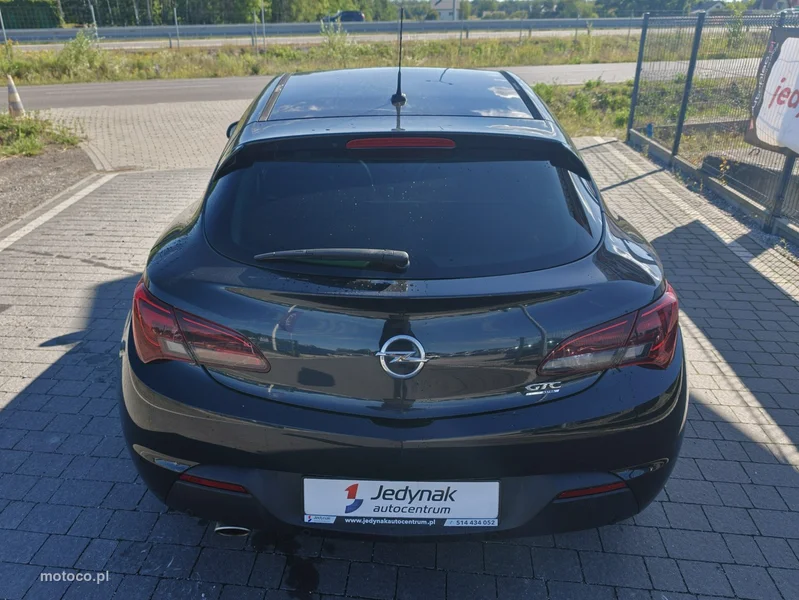Opel Astra GTC 7