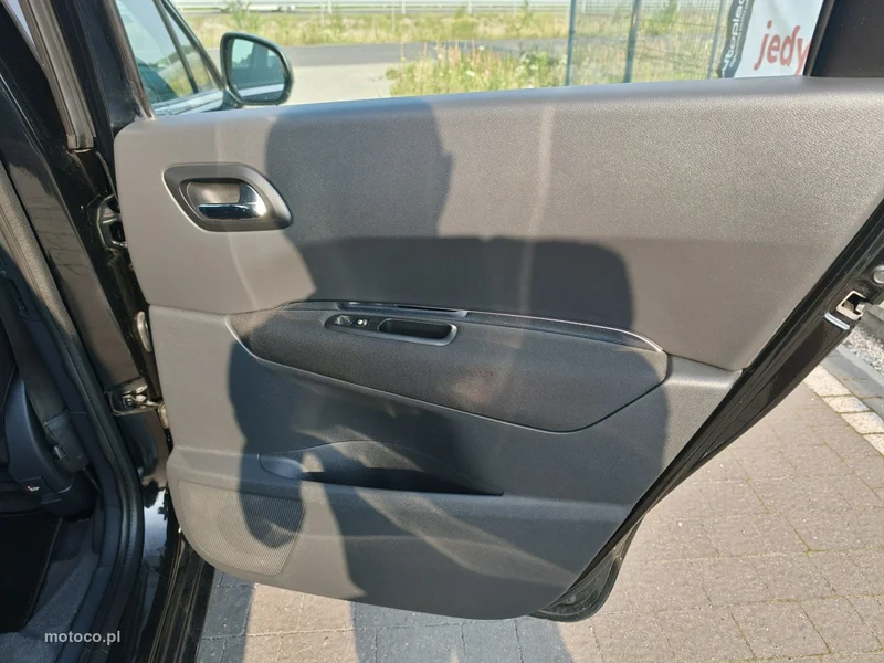 Peugeot 5008 12