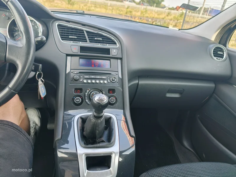 Peugeot 5008 25