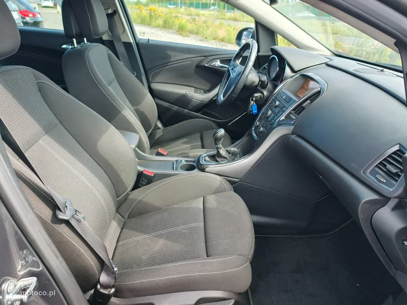 Opel Astra Sports Tourer 23