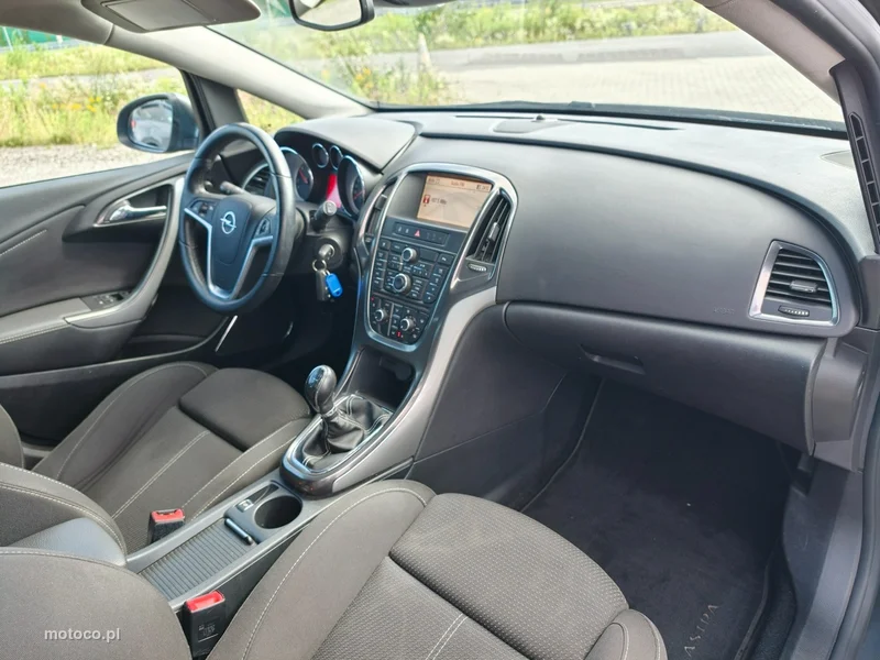 Opel Astra Sports Tourer 24