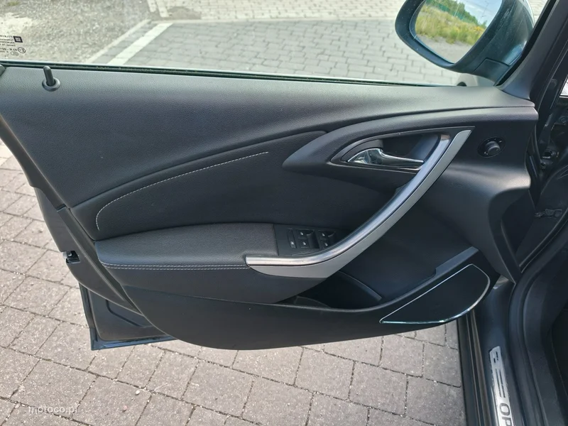 Opel Astra Sports Tourer 25