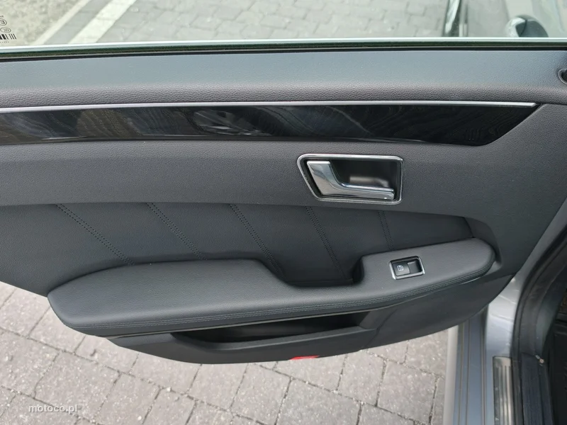 Mercedes-Benz Klasa E W212 E 220 17