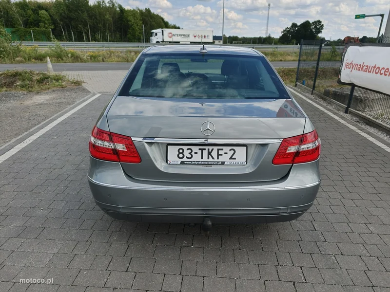 Mercedes-Benz Klasa E W212 E 220 8
