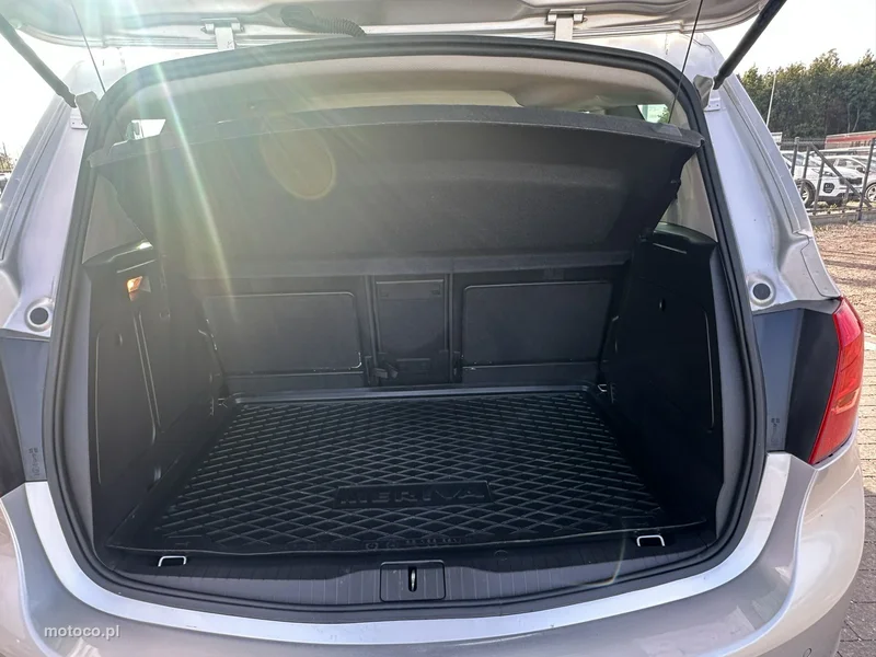 Opel Meriva B 12