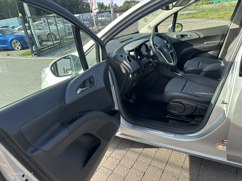 Opel Meriva B 8