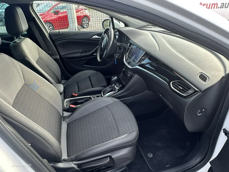 Opel Astra L 12
