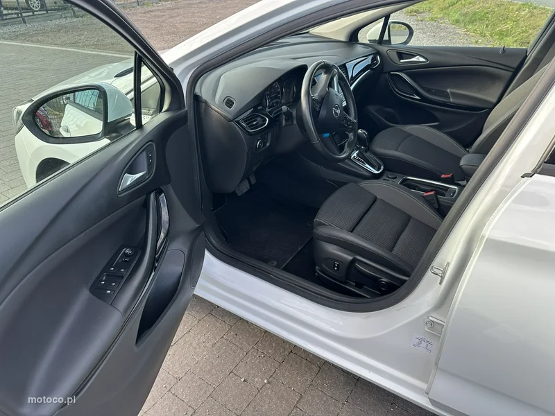 Opel Astra L 7