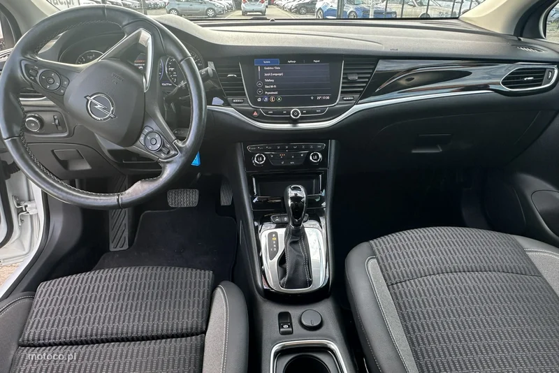 Opel Astra L 9