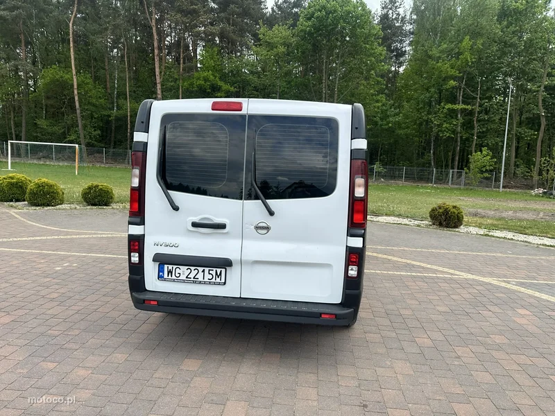 Nissan NV300 7