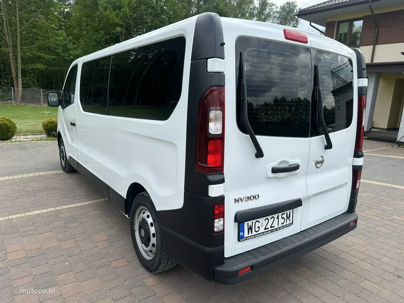 Nissan NV300 8