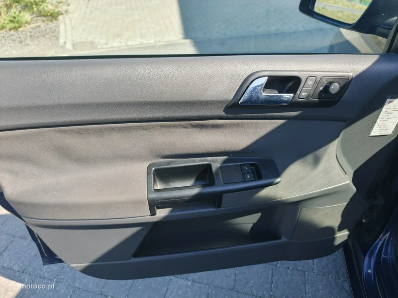 Volkswagen Polo IV 9N 25