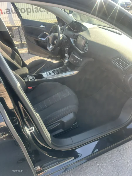 Peugeot 308 13