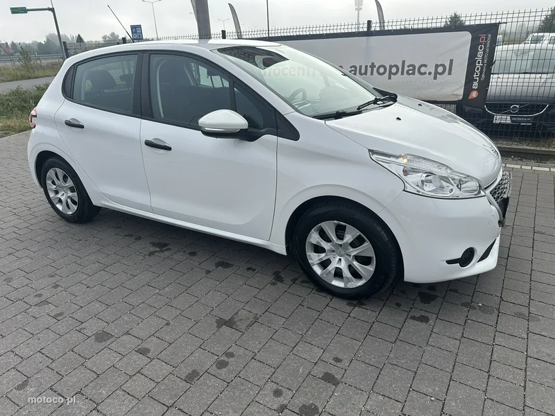 Peugeot 208 11