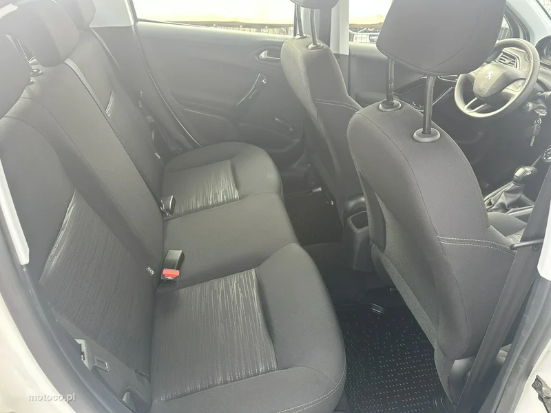 Peugeot 208 18