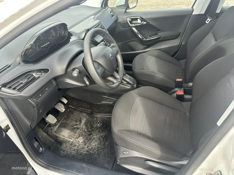 Peugeot 208 26