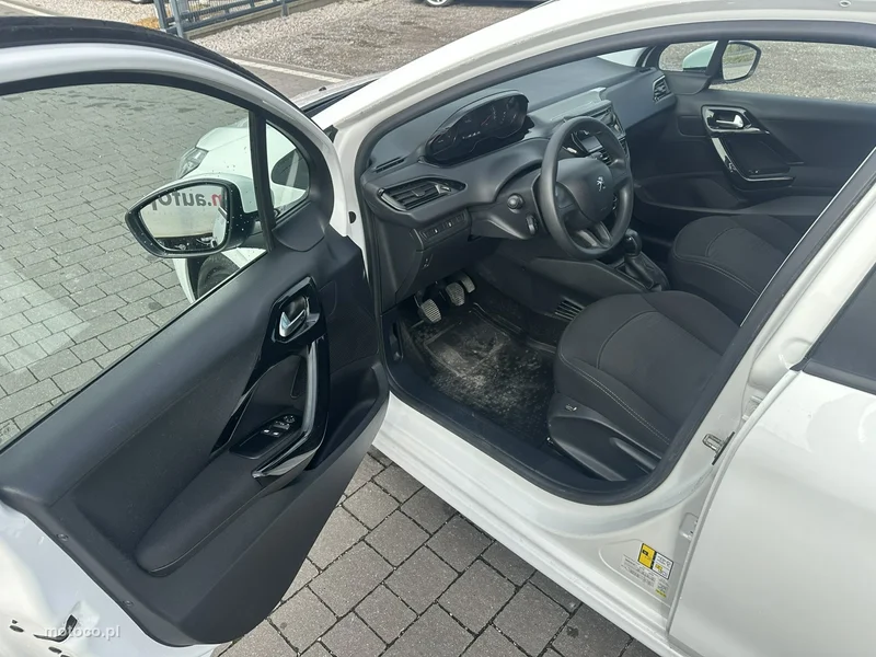 Peugeot 208 27