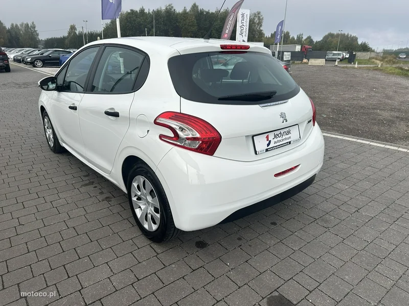 Peugeot 208 4