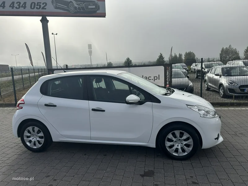 Peugeot 208 33
