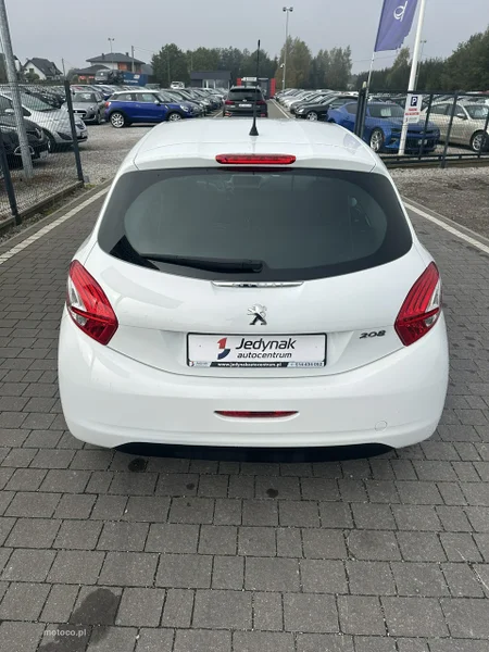 Peugeot 208 6