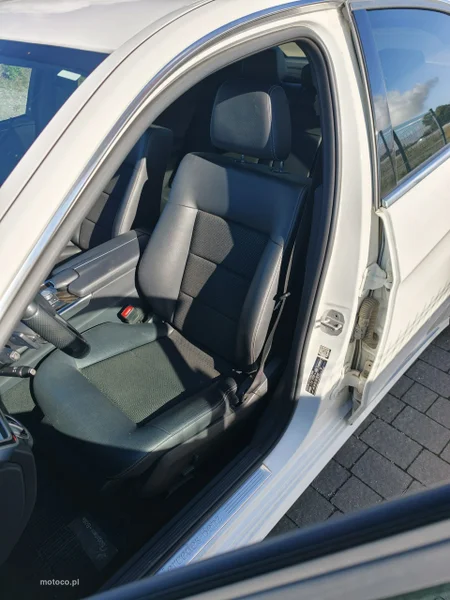 Mercedes-Benz Klasa E W212 E 220 15