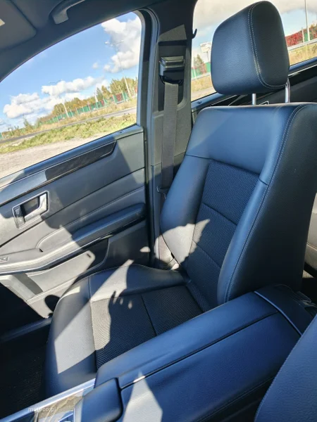 Mercedes-Benz Klasa E W212 E 220 23