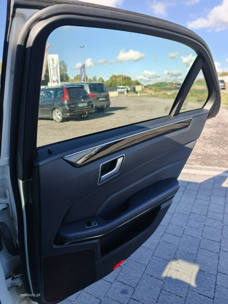 Mercedes-Benz Klasa E W212 E 220 33