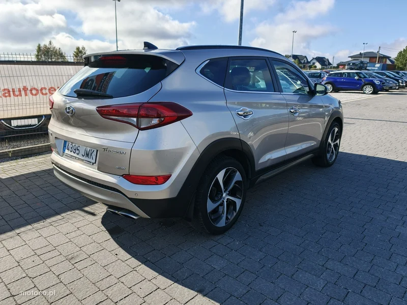Hyundai TUCSON 10