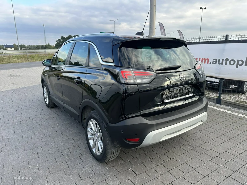 Opel Crossland I 12