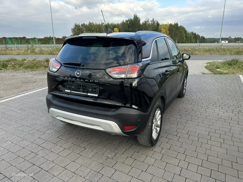 Opel Crossland I 13