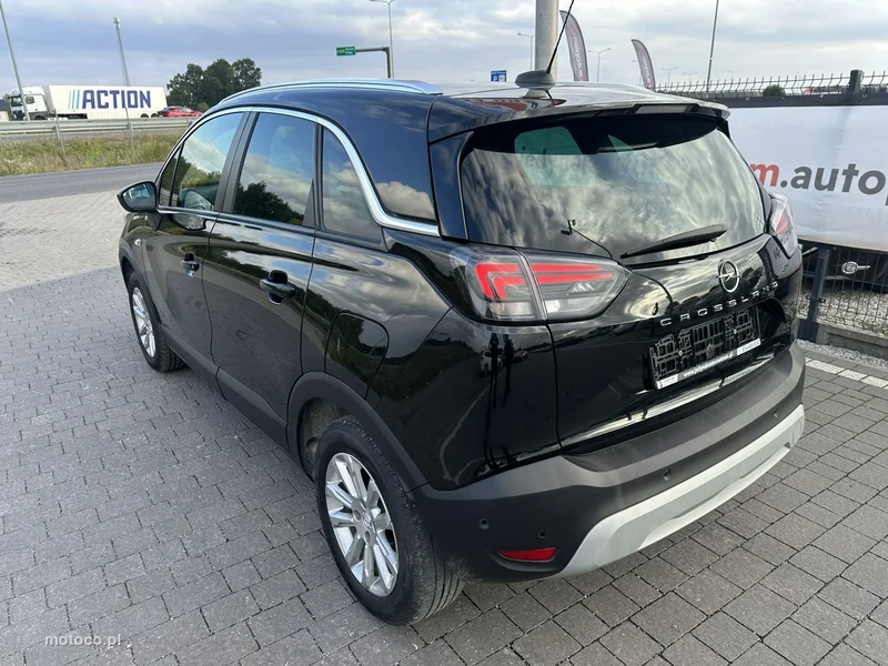 Opel Crossland I 17