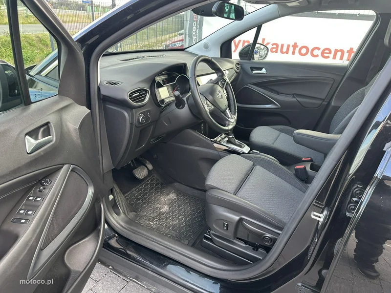 Opel Crossland I 23